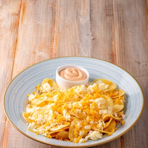 Chipsuri de casă cu mozzarella și sosul casei