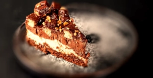 Chipsuri de casă cu mozzarella, cheddar și sosul casei