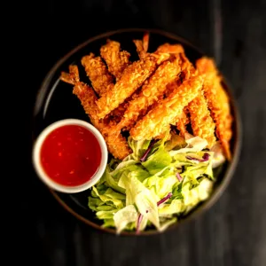 Chipsuri de casă cu mozzarella, cheddar și sosul casei