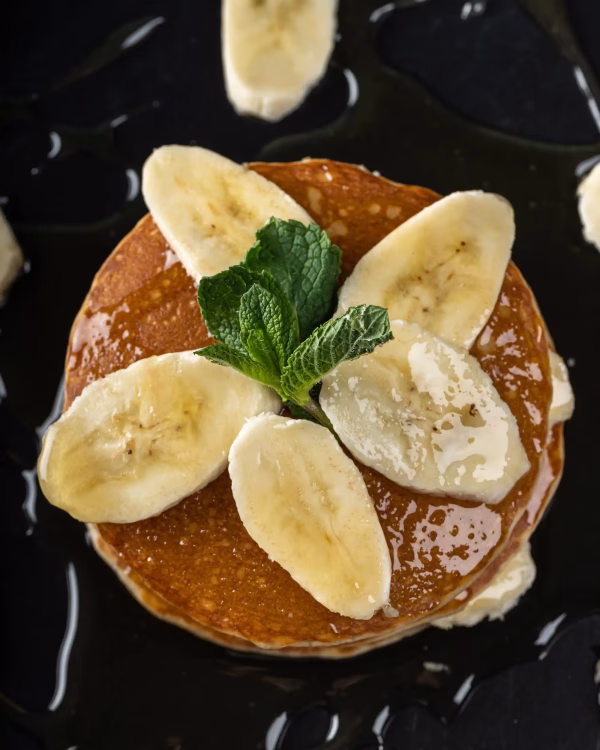 Pancake cu miere și banane