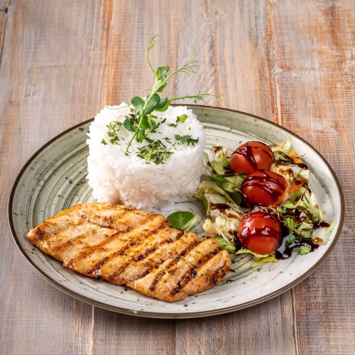 Piept de pui la grătar + Ciorbă + Garnitură